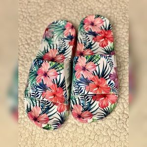 Time & Tru tropical slides NWT